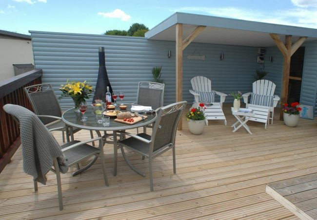 Couples two bedroom holiday home to rent with hot tub near Padstow