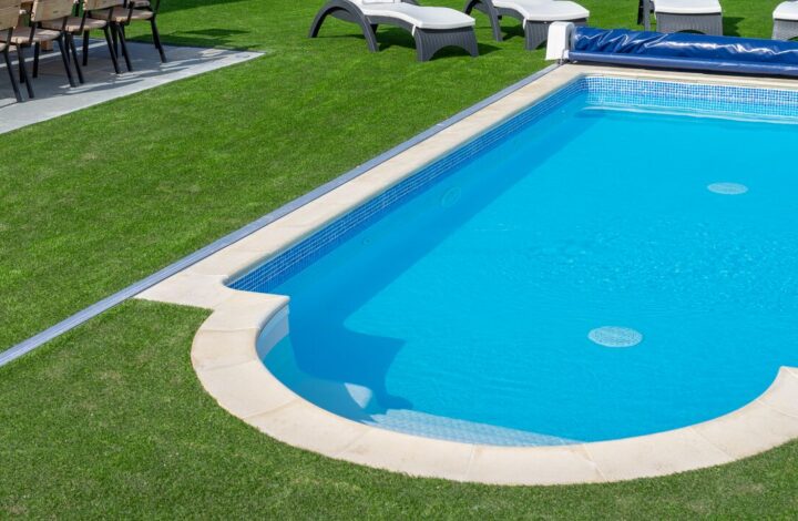 Holiday home with private heated pool on Retallack Resort