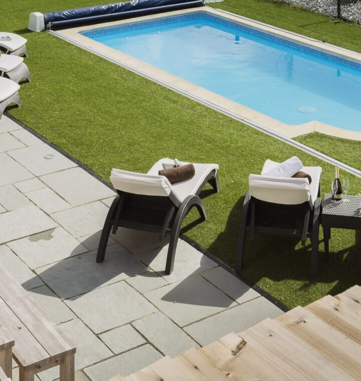Holiday home with private pool on Cornwall Resort