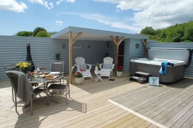 Luxury two bedroom holiday lodge with sauna and hot tub Retallack Resort